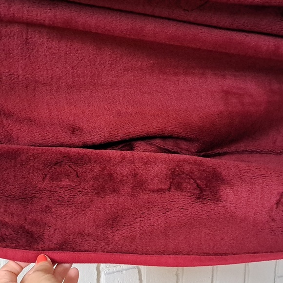 Chaps Red Claw Detail closure Hooded Lined Coat. Size Large - Picture 7 of 10